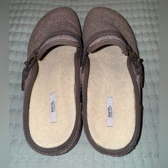 Earth Dream Chinook in the color Taupe. Size 9 Never worn. Super soft!!! - Picture 4 of 13